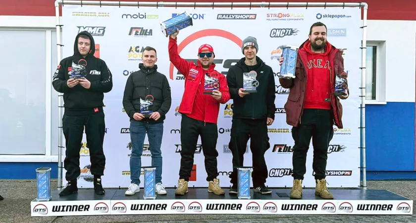 Pascal Polatyński i Sławomir Kożykowski na podium DTS Drift Tournament Series