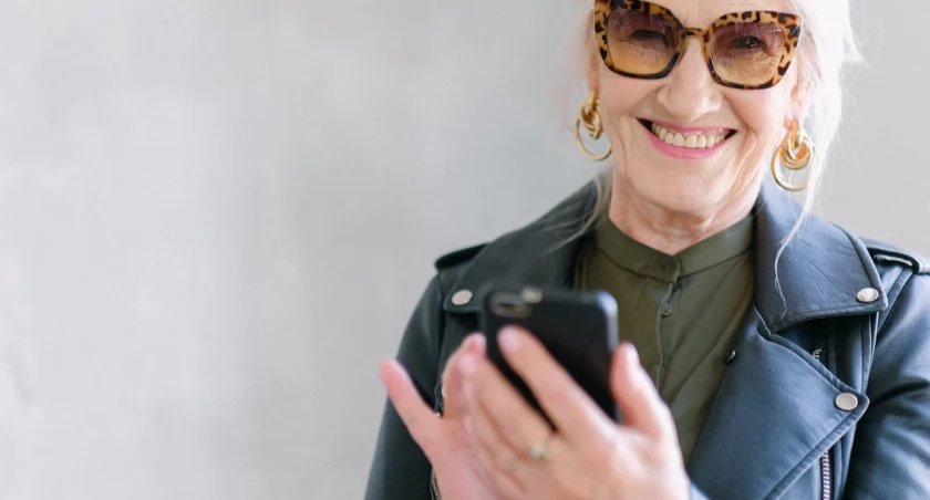 Jak wybrać odpowiedni telefon dla seniora? Porady i wskazówki