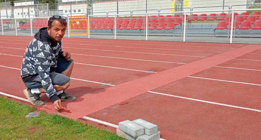 Dobiega końca remont bieżni bytowskiego stadionu