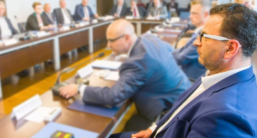 Z zarządu powiatu do Brukseli