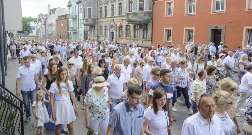 Procesja na ulicach Bytowa