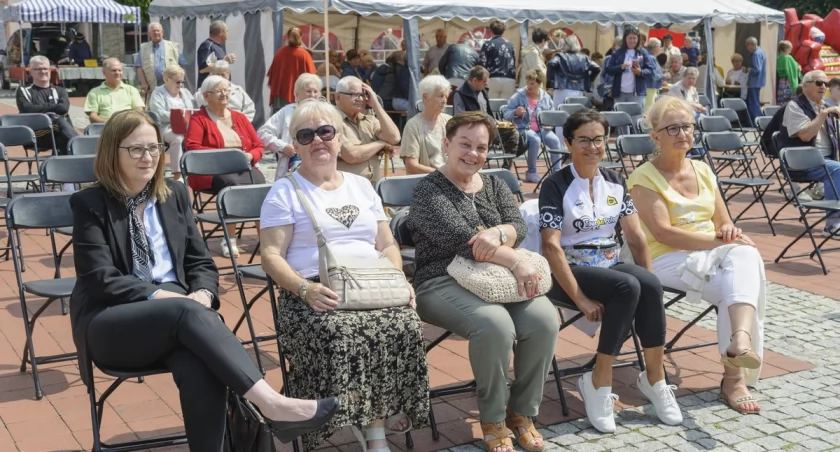 Słoneczna Senioriada na bytowskim rynku