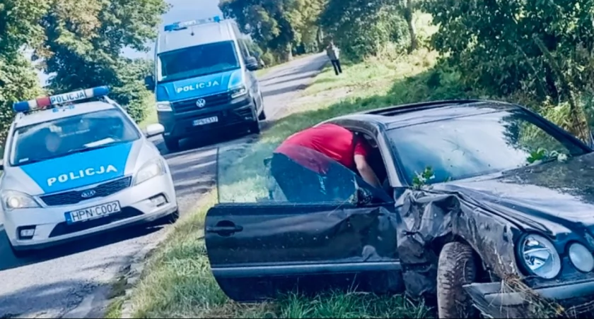 Nie zatrzymał się do kontroli i spowodował kolizję