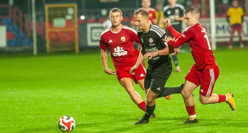 Czarni za mocni dla Bytovii. Goście pokazali III-ligowy futbol