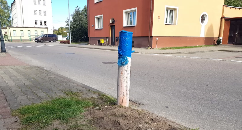Swoim BMW wjechał w latarnię. Skończy się nie tylko na mandacie