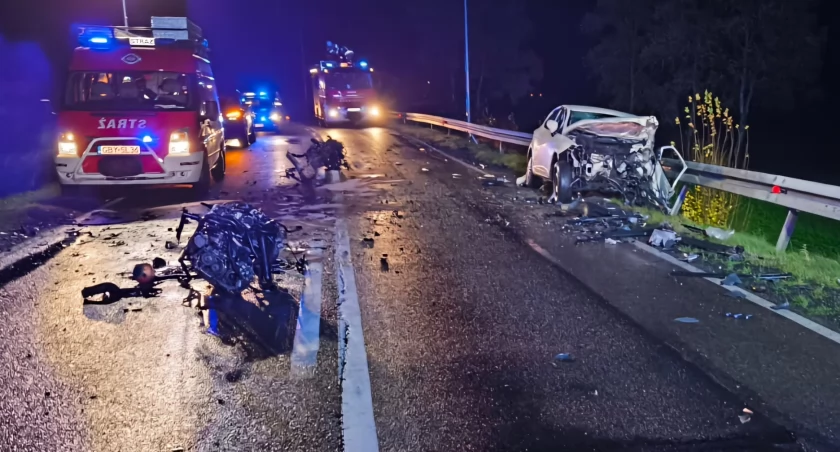 Poważny wypadek w Mokrzynie. Kierowcy trafili do szpitala