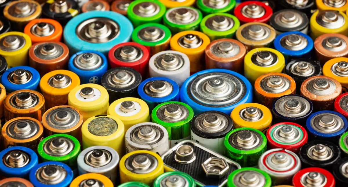 Baterie, leki, elektronika. Jak bezpiecznie pozbyć się niebezpiecznych odpadów?