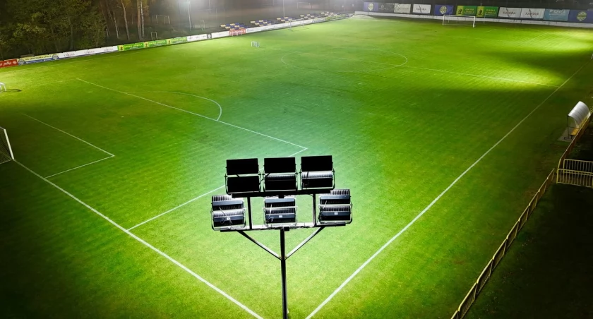 Signal Iduna Park? Nie, to stadion w Lipnicy