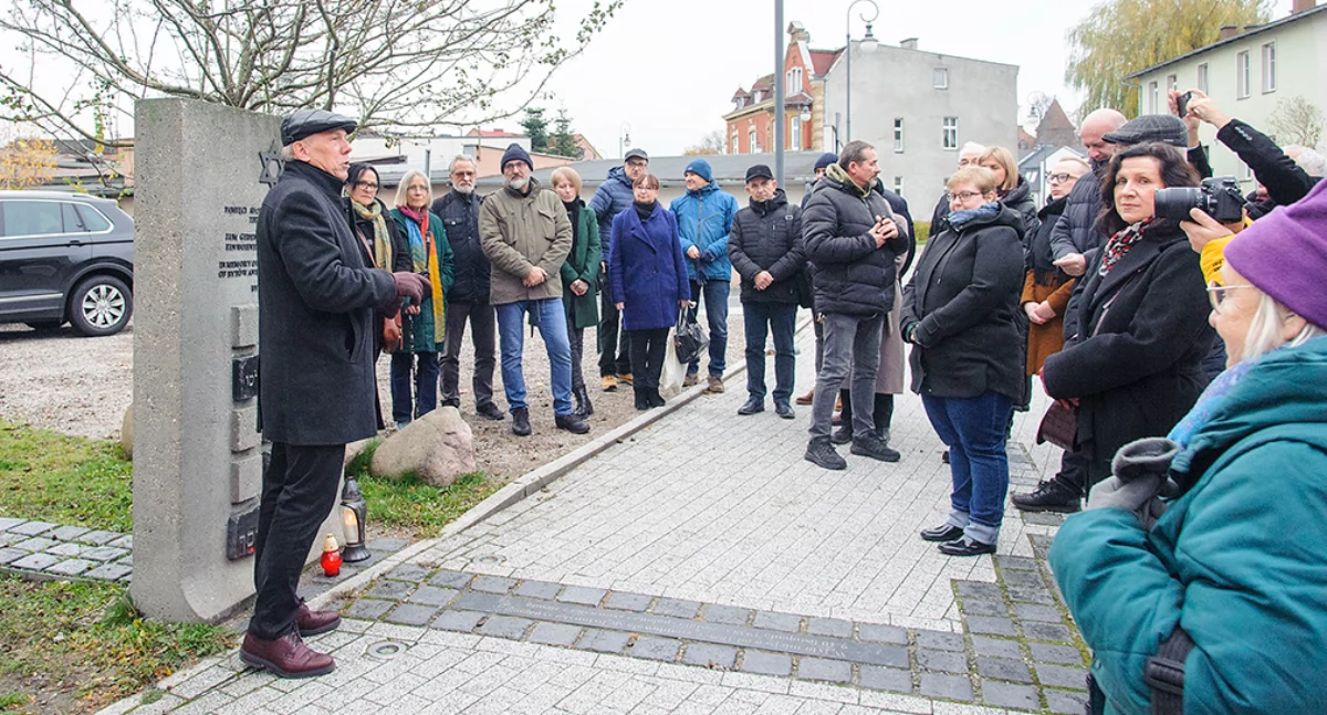 Refleksyjne spotkanie przy obelisku poświęconym Żydom