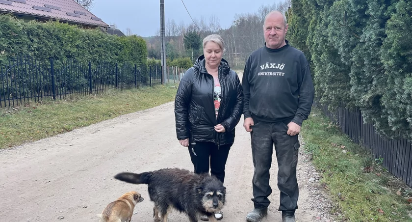 Pył zatruwa im życie. Chcą płyt na drodze