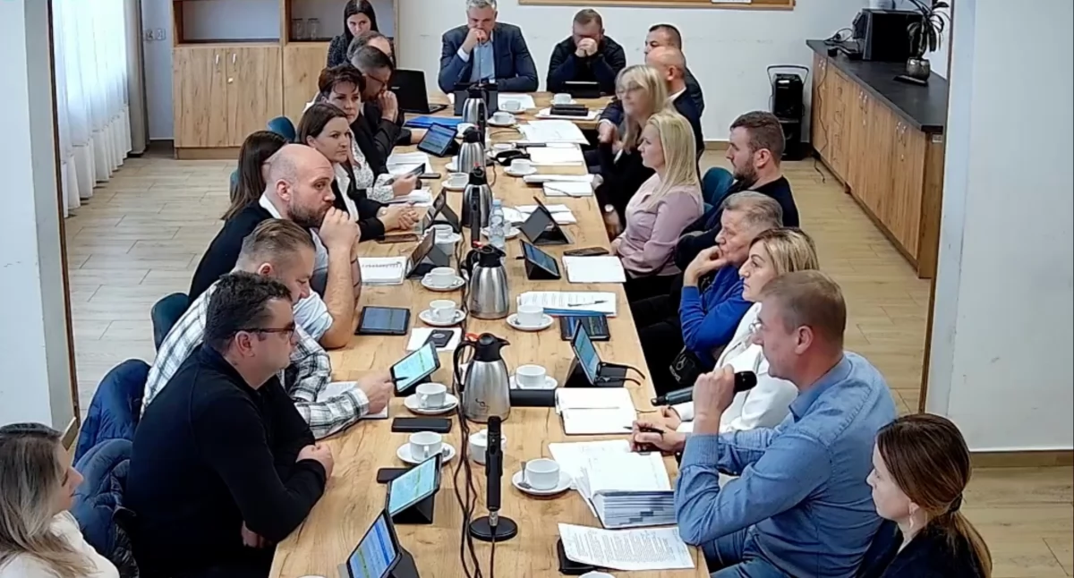 O stanie dróg powiatowych na sesji w Borzytuchomiu