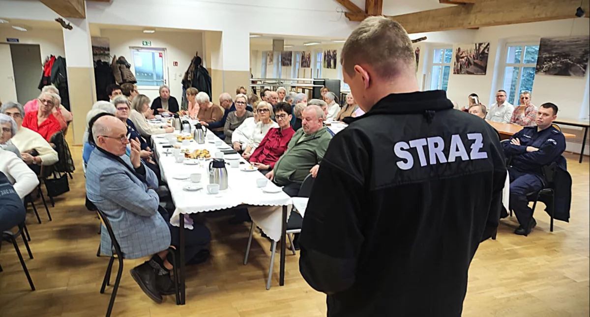 Druhowie OSP Tuchomie na spotkaniu seniorów