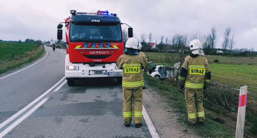 Dachowanie Toyoty na trasie z Rokit do Rokicin