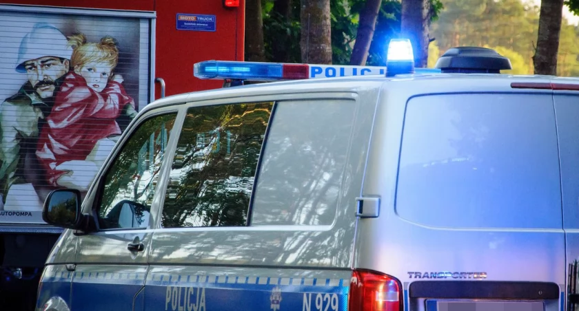 Toyotą w Toyotę. Mandat 2000 zł dla sprawcy