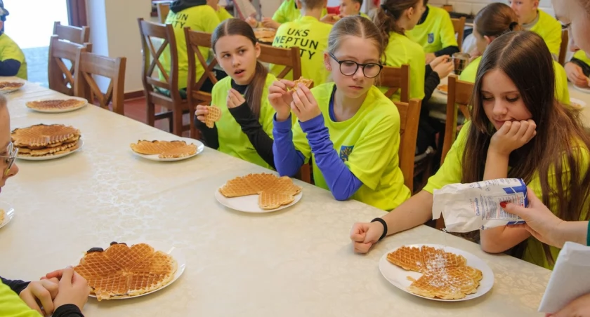 Piekli wafle, robili maskotki i malowali torby