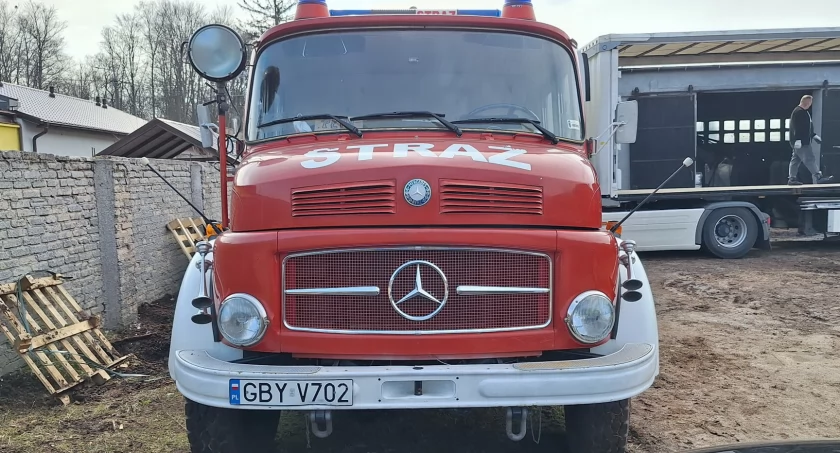 Do kupienia zabytkowe Mercedesy. Oba są wyjątkowe