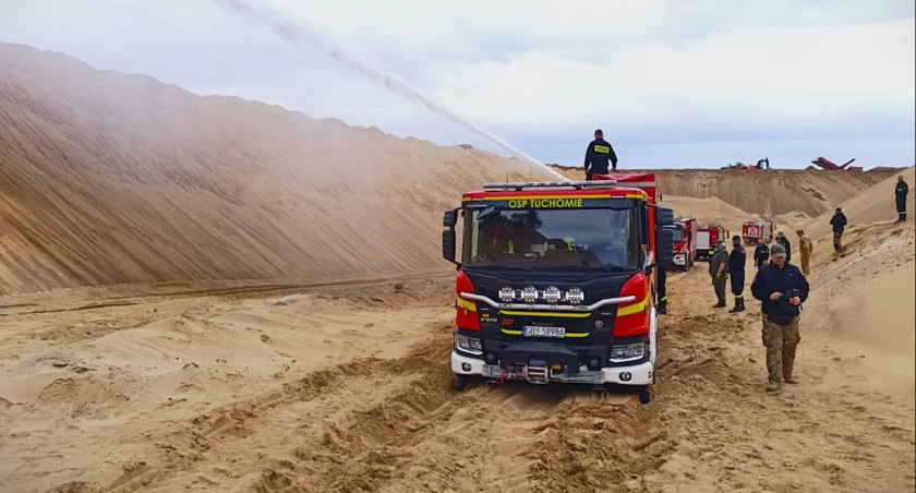Prawie jak Rajd Dakar. Strażacy ćwiczyli jazdę w trudnym terenie