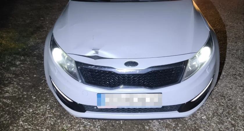 Po pijaku potrącił pieszego. Na policjantów czekał w pobliskim jeziorze