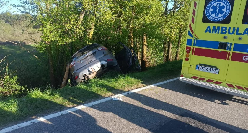 Groźny wypadek pod Udorpiem. Kierowcę zabrał helikopter