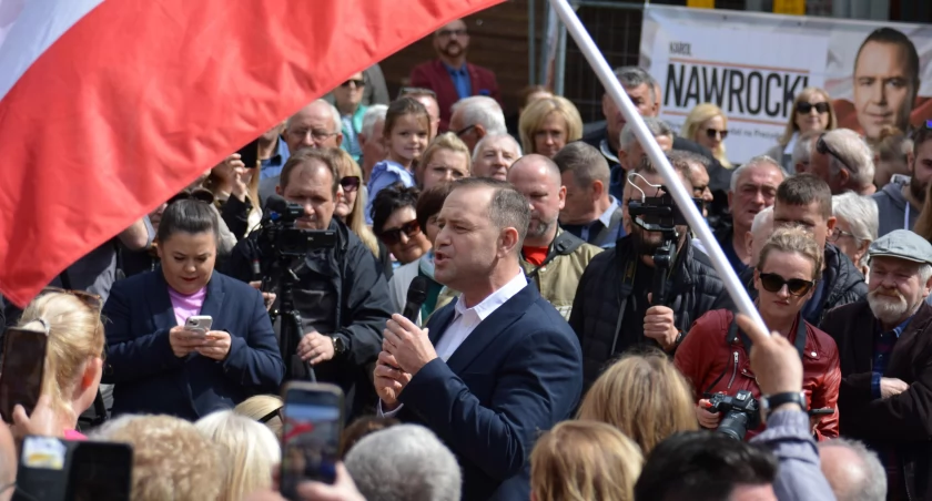 W powiecie bytowskim: Nawrocki – 52,22%, Trzaskowski – 47,78%