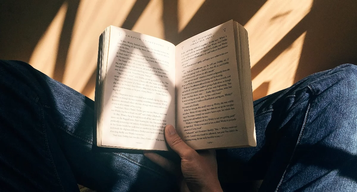 Książki science-fiction – co sprawia, że są coraz chętniej czytane?