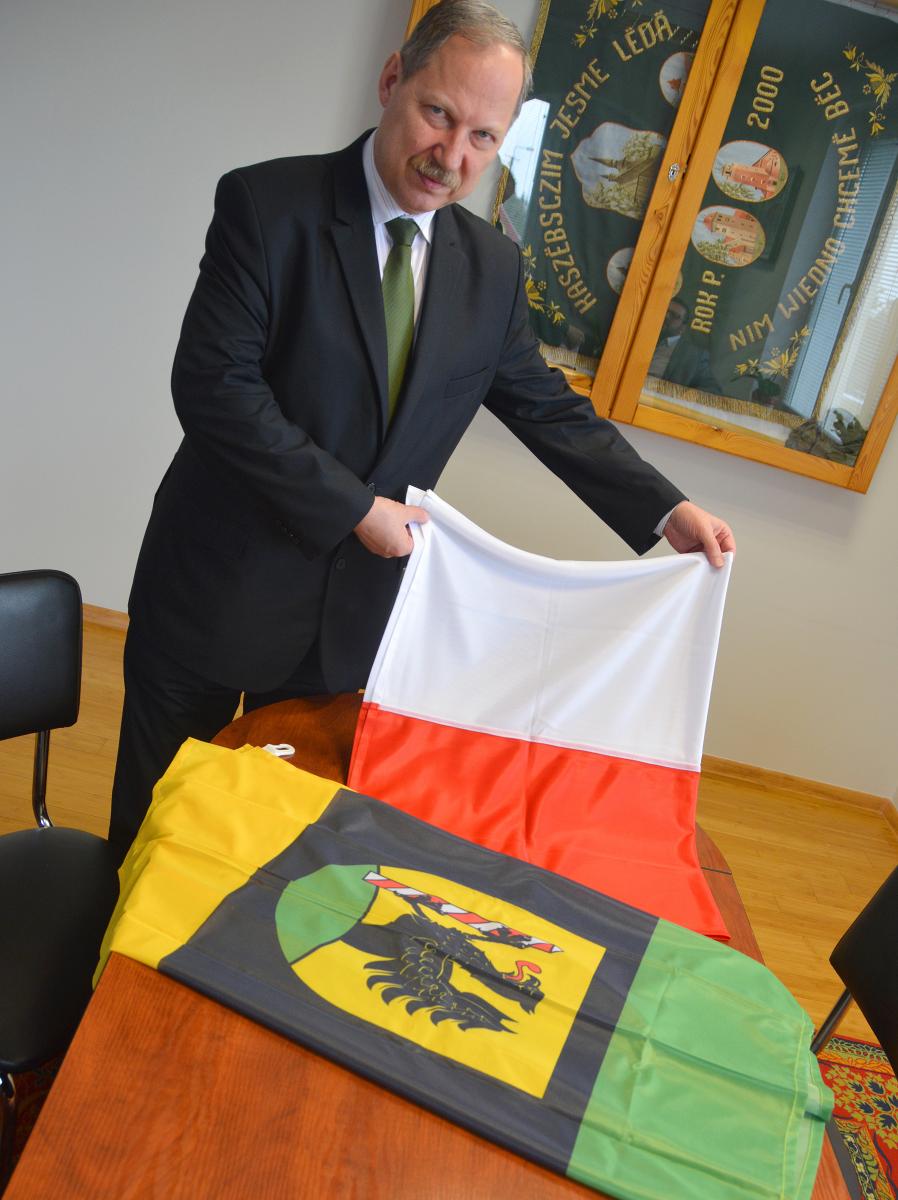 2 tysiące flag na 100-lecie niepodległości