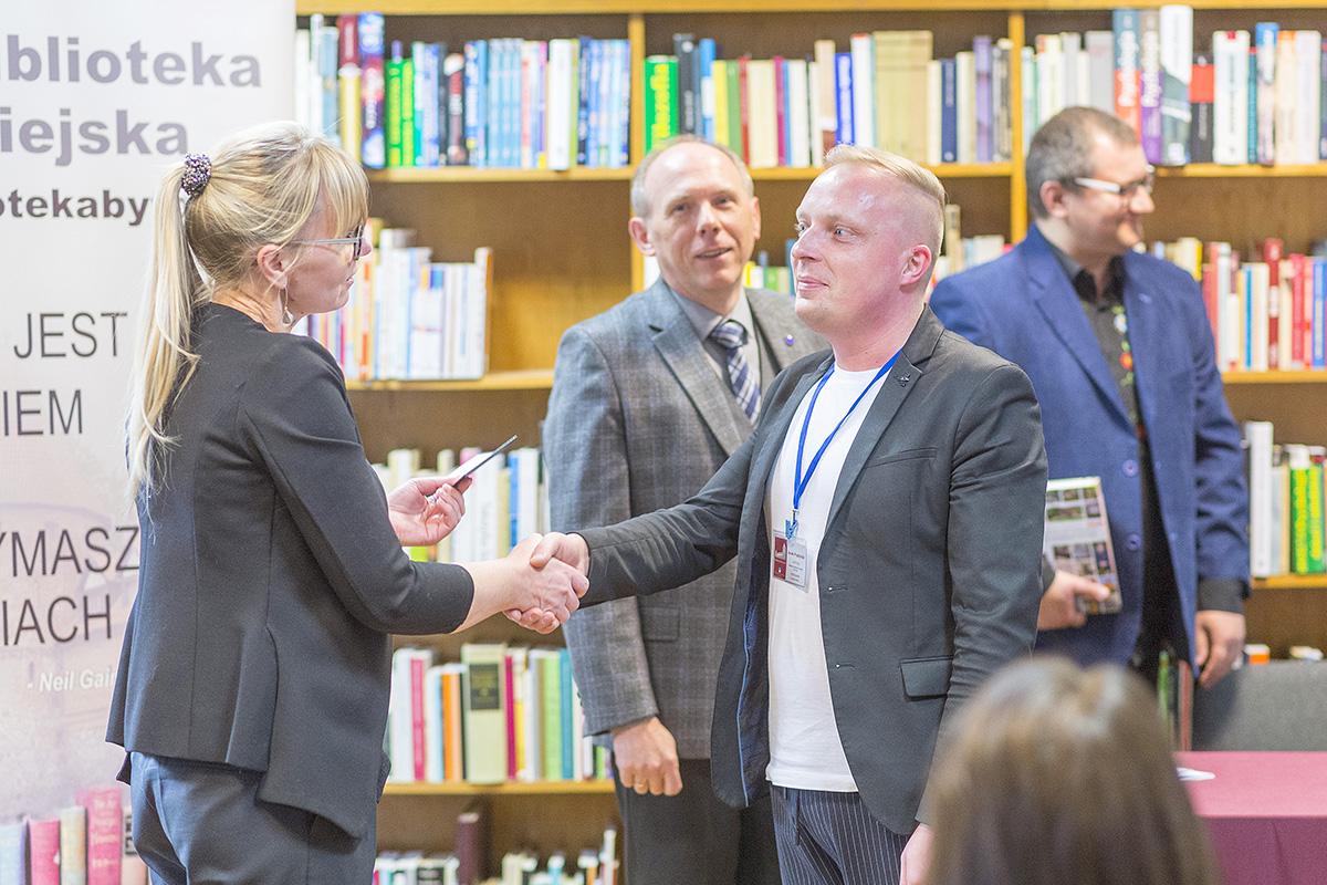 Promocja książek w Bibliotece Miejskiej w Bytowie [GALERIA+FILM]