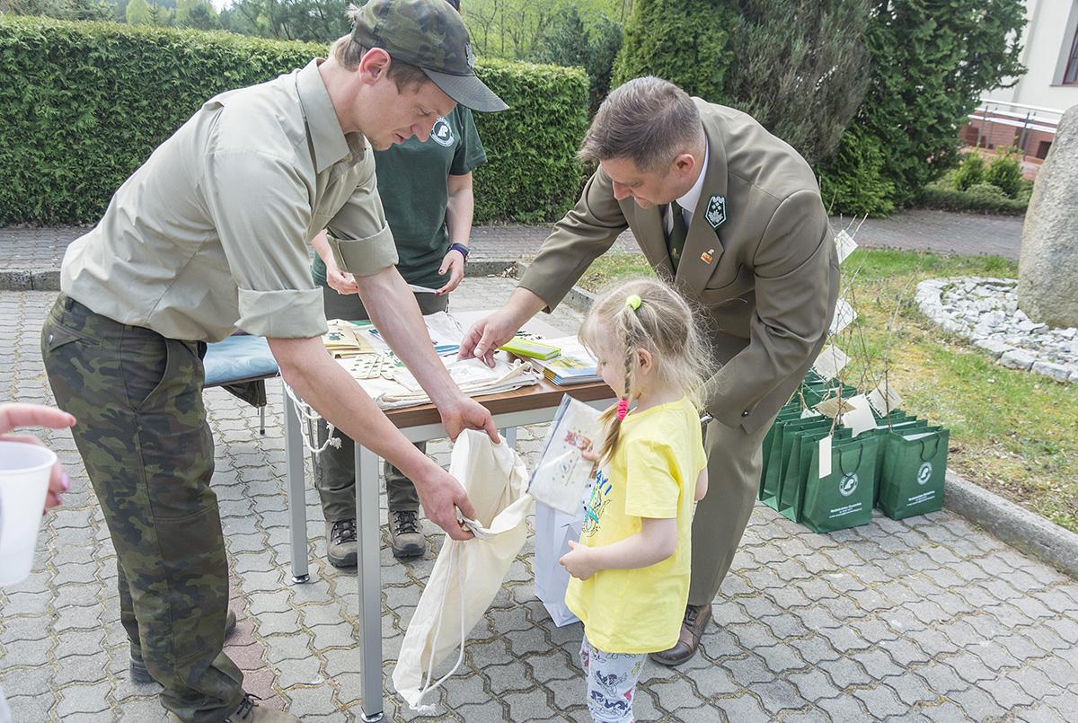 Nadleśnictwa rozdawały sadzonki