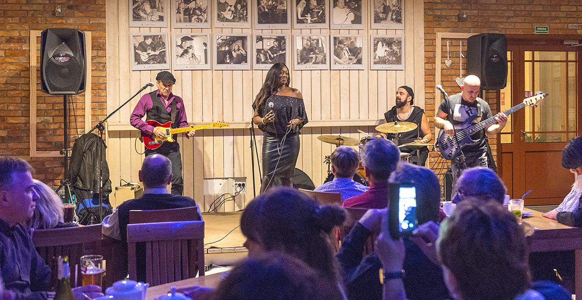 Koncert Shanny Waterstown w Jasiu Kowalskim [FILM+GALERIA]