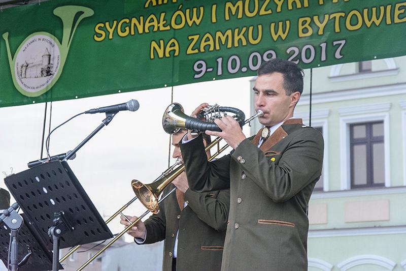 Wabili na dziedzińcu