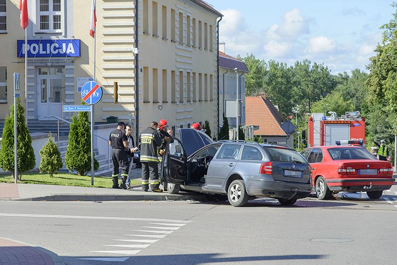 Kraksa pod nosem policji
