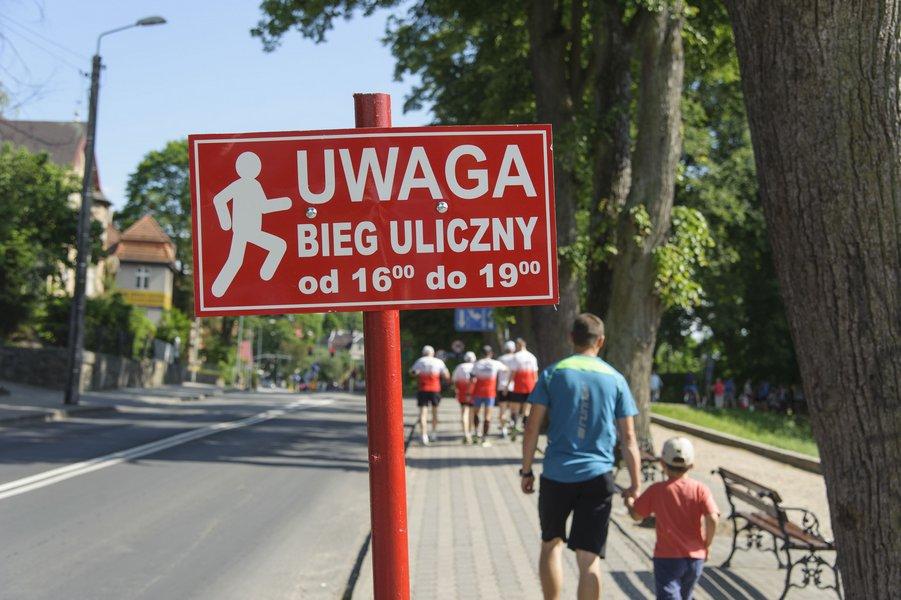 W pełnym słońcu i cieniu afery dopingowej