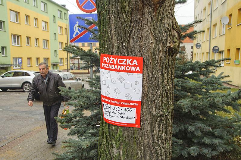 Ulotki oszpeciły miasto