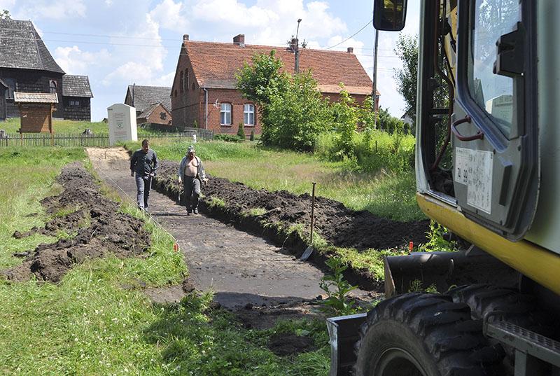 Najpierw plac, później strzecha