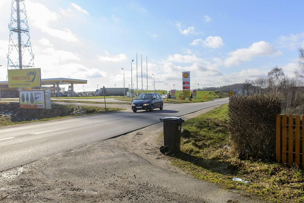 Płot „zablokował” chodnik do Udorpia