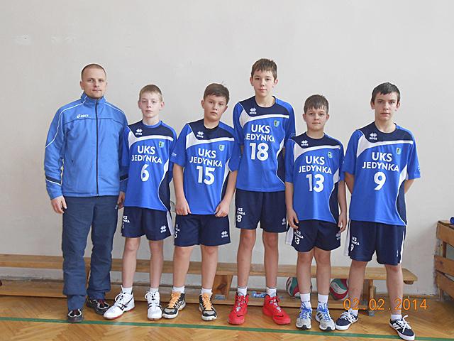 14 meczów, 7 zwycięskich. Minisiatkówka.