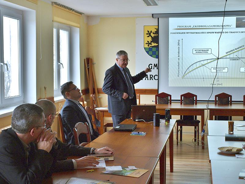 Gm. Borzytuchom, Parchowo, Studzienice. Nie asfalt, nie beton, a popiół