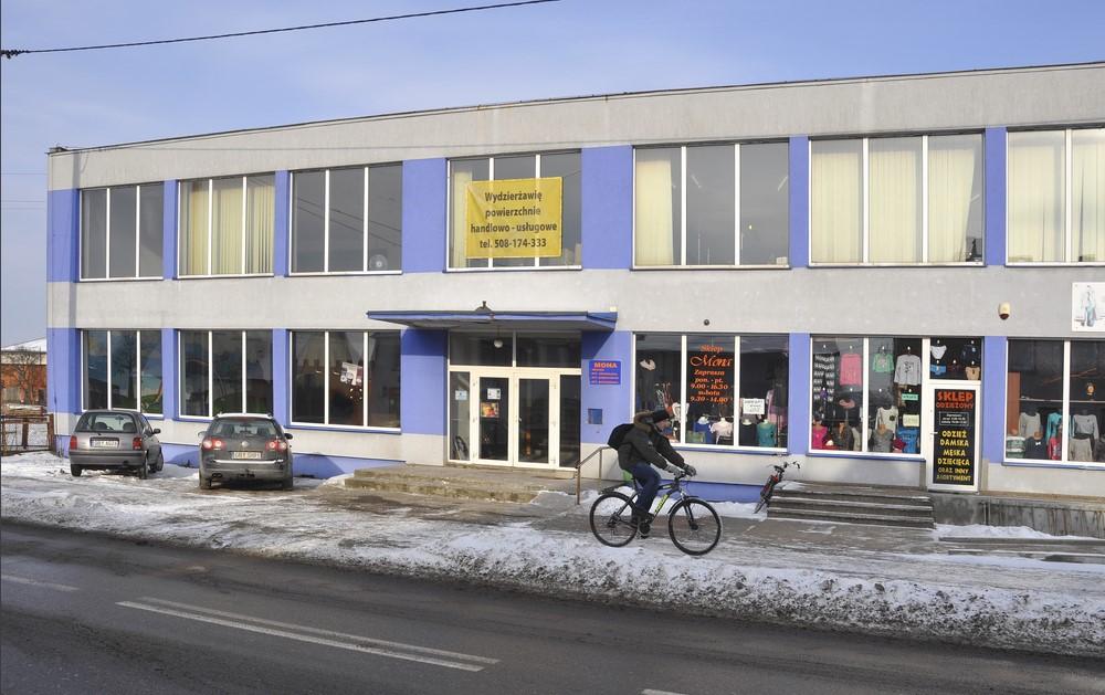 Gm. Kołczygłowy. Biedronka w pawilonie