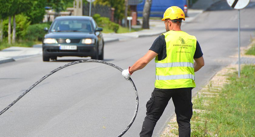 Demontaż linii wysokiego napięcia w Półcznie