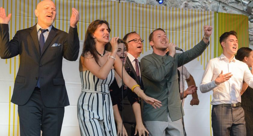 Jerzy Jeszke Musical Festival na zamkowym dziedzińcu