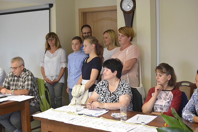 Pod skrzydłami gryfa