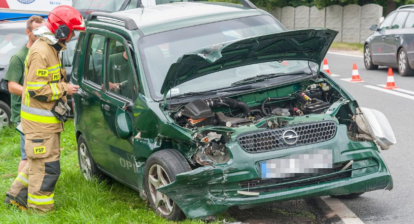W Tuchomiu zderzyły się osobówki