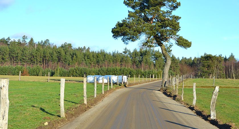 Gruntówka ze Studzienic do Czarnej Dąbrowy gotowa