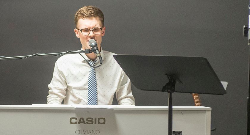 Koncert Pawła Ruszkowskiego w Bibliotece Pedagogicznej w Bytowie