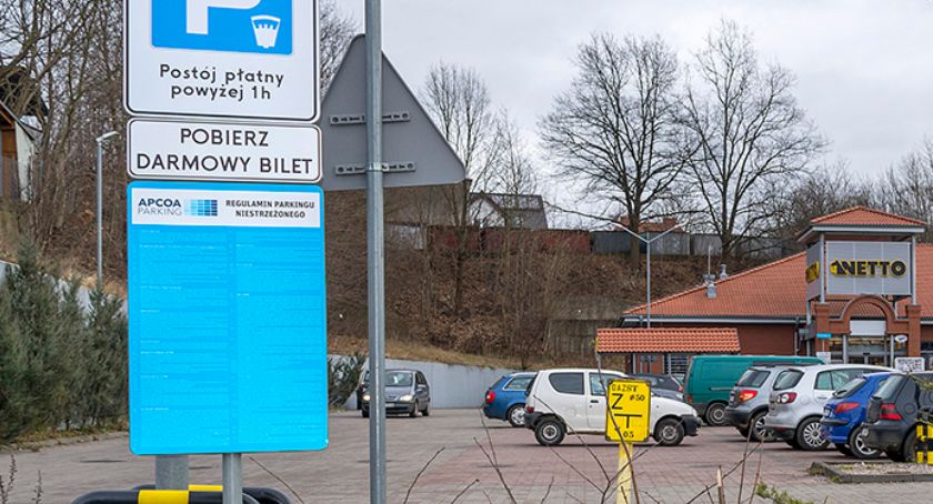 Market Netto w Bytowie wprowadził opłaty za parking