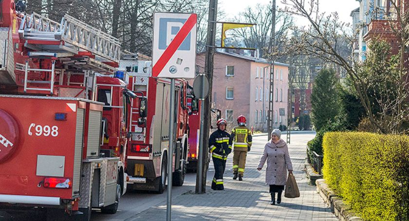 Pożar sadzy w kominie na ul. Drzymały w Bytowie