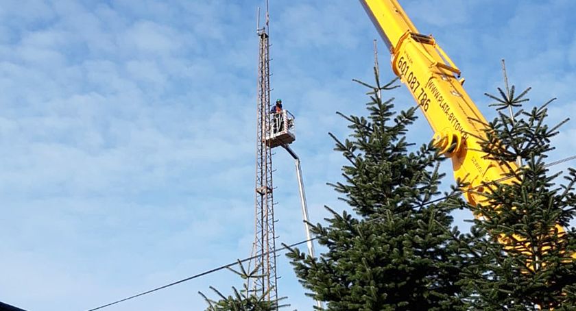 W Kołczygłowach zdemontowano starą wieżę radiokomunikacyjną