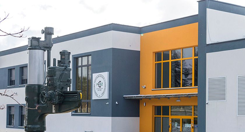 Powiatowe Centrum Edukacji Zawodowej w Bytowie kształci ponad 900 osób