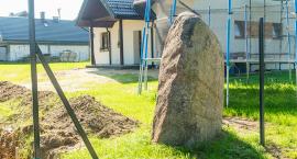 Narzutowe głazy z Niezabyszewa i legendy z nimi związane