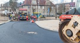 Remont dworca w Bytowie. Drogowcy leją asfalt